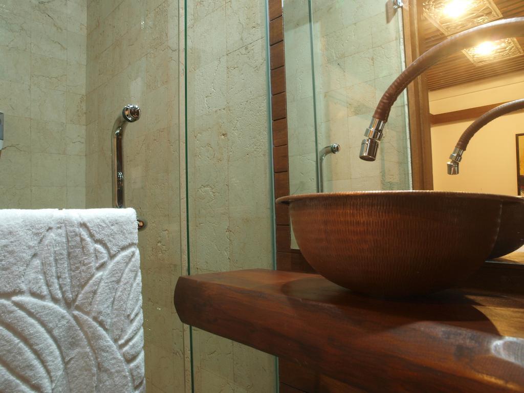 Flores Gallery Hotel Bandung Room photo