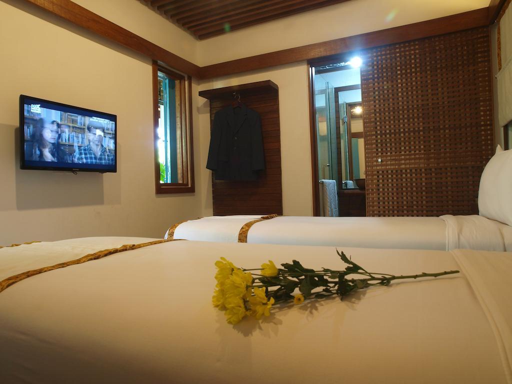 Flores Gallery Hotel Bandung Room photo